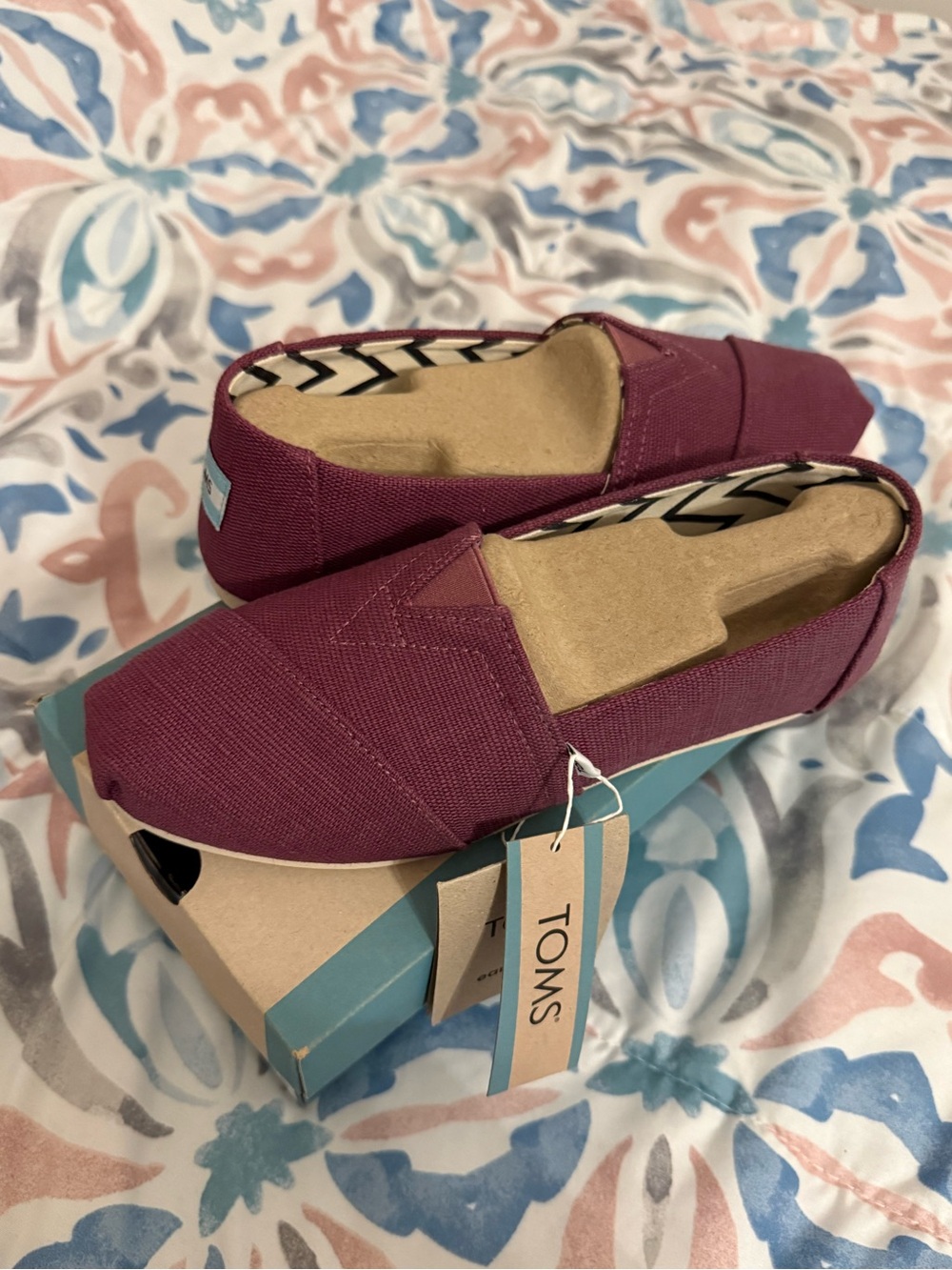 TOMS Dark Plum Heritage Canvas - Women’s Size 6.5